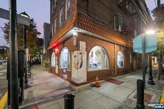 300 49th St, Union City, NJ 07087