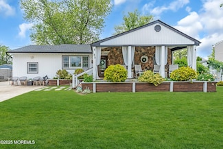 186 Lohsen Ave, Belford, NJ 07718