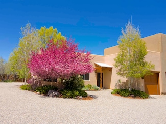 406A Apache St Unit 406A, Taos, NM 87571