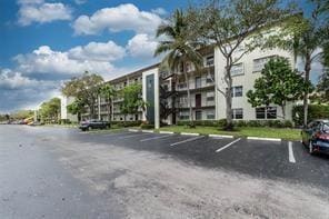 13355 SW 9th Ct Unit H404, Pembroke Pines, FL 33027