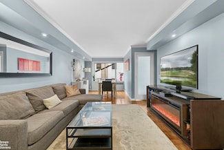 240 E 55th St Unit 3G, New York, NY 10022