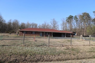 2413 Cook Rd, White Hall, AR 71602