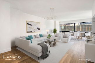721 5th Ave Unit 37A, New York, NY 10022