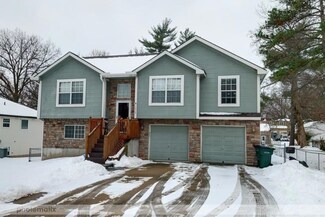 1017 Pawnee St, Leavenworth, KS 66048