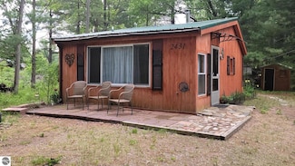 2431 N Dodge Lake, Harrison, MI 48625