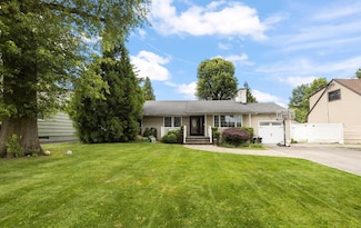 13 Stillman Rd, Glen Cove, NY 11542
