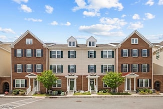 82 Landmark Ln, Fair Lawn, NJ 07410