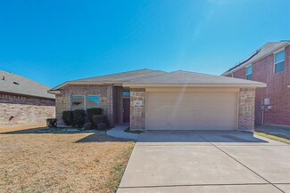 517 Stone Crossing Ln, Fort Worth, TX 76140