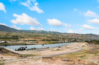 0 SE Vanemily Dr Unit 4 NWM2397305, East Wenatchee, WA 98802