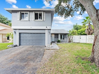 511 Mulberry Ln, Davie, FL 33325