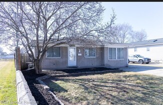 29075 Congress St, Roseville, MI 48066