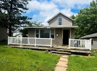 527 Spring St, Grinnell, IA 50112