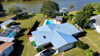 886 Schumann Dr, Sebastian, FL 32958