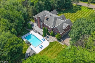 62 Canoe Brook Ln, Far Hills, NJ 07931