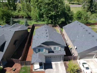 1225 Riverfront Way, Cottage Grove, OR 97424