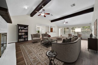 2162 Tree Ln, Kingwood, TX 77339
