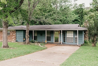 306 Hillside Dr, Vicksburg, MS 39180