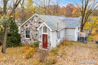 572 Ely St, Allegan, MI 49010