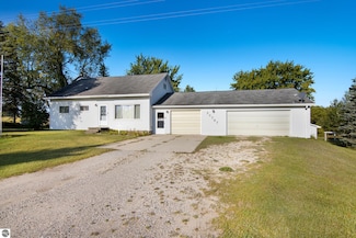 20767 200th Ave, Tustin, MI 49688