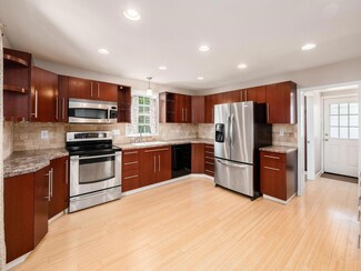 22 N Franklin St, West Jefferson, OH 43162