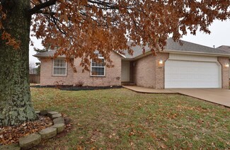 4651 W Meadowlark St, Battlefield, MO 65619