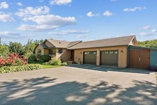 723 Pond Rd, Sidney, ME 04330