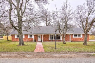 100 W Locust St, Tecumseh, OK 74873