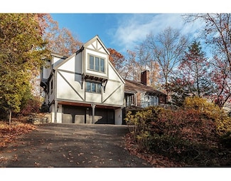 10 Lantern Ln, Lexington, MA 02421