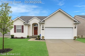 4428 Cross Creek Blvd, Burton, MI 48509