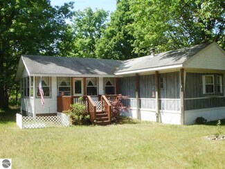 9611 W 30 Rd, Harrietta, MI 49638