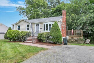 13 Elm Ave, Woburn, MA 01801