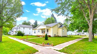 504 E Walnut St, Hastings, MI 49058