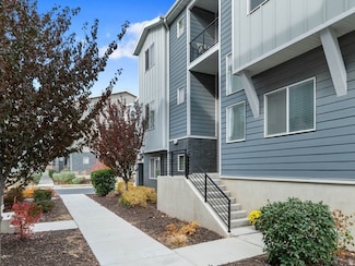 15297 S Reins Way, Bluffdale, UT 84065