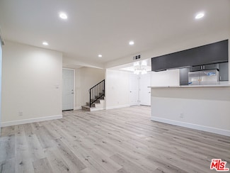 17200 Roscoe Blvd Unit E, Los Angeles, CA 91325