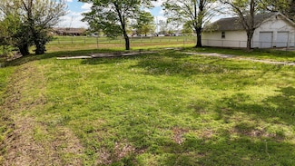 329 E Alice St, Mount Vernon, MO 65712