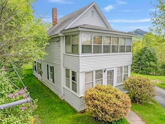 25 Eames St, Groveton, NH 03582
