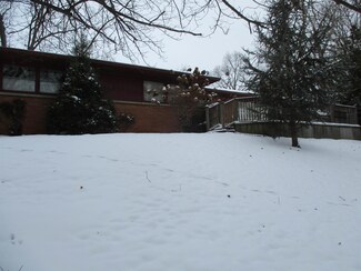 330 S 5th St, Rockport, IN 47635