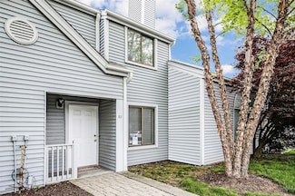 52 Offshore Dr, Mohegan Lake, NY 10547