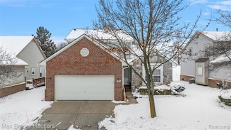 30847 Palmer Dr, Novi, MI 48377