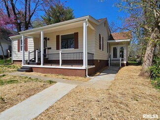 1018 Pace Ave, Mount Vernon, IL 62864