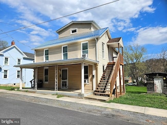 312 Wilkes St Unit 2, Berkeley Springs, WV 25411