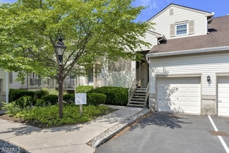 66 Jamestown Rd, Basking Ridge, NJ 07920