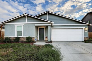1043 E Loyola Ave, Visalia, CA 93292