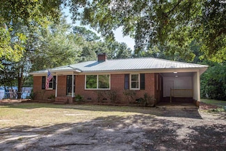 66 Elizabeth St, Camden, SC 29020