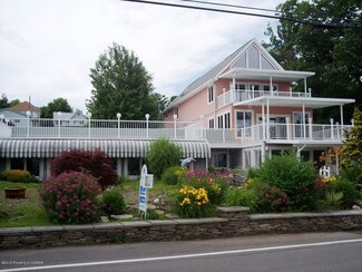 1747 Lakeside Dr, Harveys Lake, PA 18618