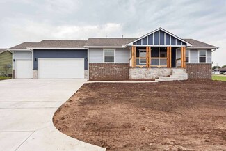 1140 E Red River Cir, Clearwater, KS 67026