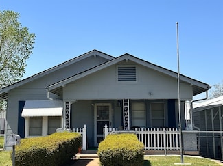206 Rock St, Bowie, TX 76230