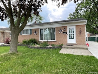 31551 Newport Dr, Warren, MI 48088