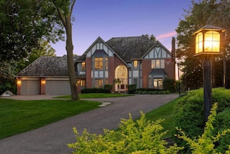 1510 Green Trees Rd, Wayzata, MN 55391