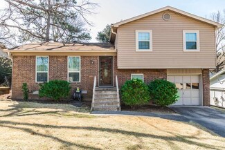 10 Lakeside Dr, Little Rock, AR 72204